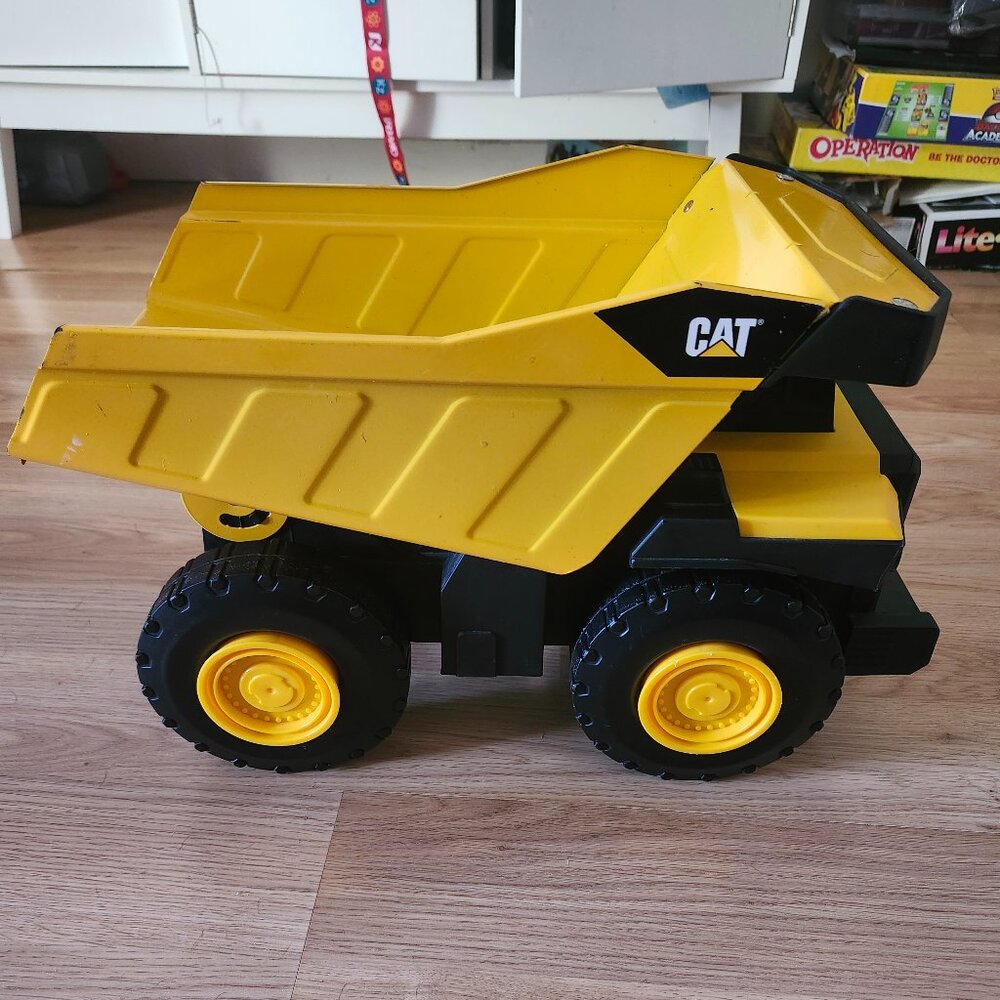 CAT steel dump truck - Picture 4 of 7